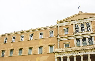 Το κυνήγι των παραγωγών στον πρωθυπουργό και τα χιλιάδες πρόβατα του Ρεθύμνου