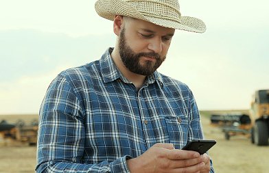 Στην Ισπανία αναβολή στα ηλεκτρονικά παραστατικά, στην Ελλάδα συνεχίζει η ταλαιπωρία με ψηφιακό δελτίο αποστολής