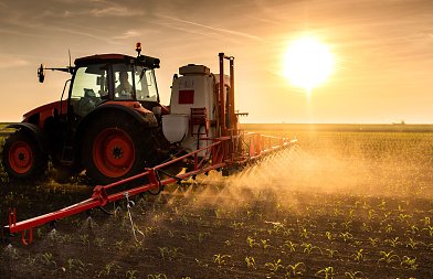 Στο ΦΕΚ η ενίσχυση 15% για αγορά λιπασμάτων, πότε πρέπει να έχουν κοπεί τιμολόγια και πότε έχουμε πρόστιμα