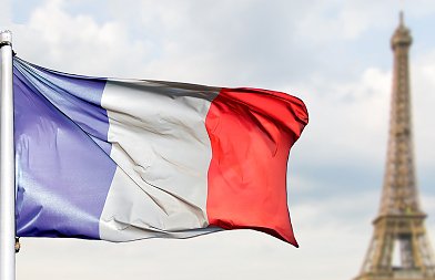 Στο Παρίσι τρακτέρ με αγρότες για να διαμαρτυρηθούν κατά της Mercosur και των προβλημάτων από οζώδη δερματίτιδα