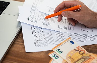 Ευθύνες ΑΑΔΕ και Γιάννη Καββαδά για τα λάθη στον ΕΦΚ πετρελαίου και την παύση πληρωμών ΟΠΕΚΕΠΕ