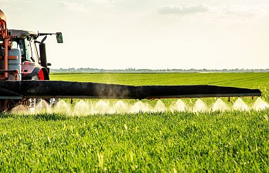 Με αναδρομική ισχύ από τις 15 Μαρτίου η επιδότηση 15% στα τιμολόγια λιπασμάτων