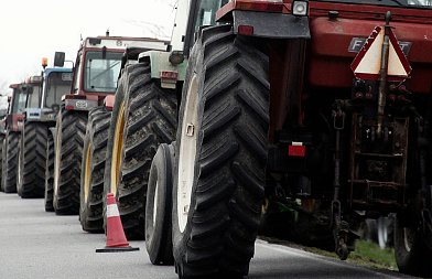 Χωρίς χρήματα έμειναν οι αγρότες και προχωρούν σε καλοκαιρινές κινητοποιήσεις