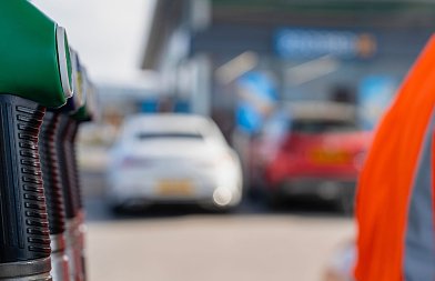 Το ντίζελ ξεπέρασε την αμόλυβδη, μεγάλο πρόβλημα για τους αγρότες η αύξηση του κόστους παραγωγής λόγω καυσίμων