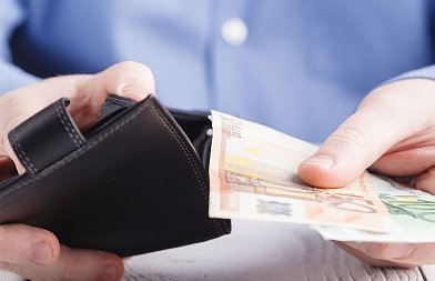 Τα γυρίζει ο Τσιάρας για το Μέτρο 23, τώρα μιλά για οριζόντια αναλογική μείωση κατά 23,5%