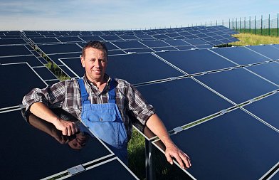 Αγωγή κατά του Ελληνικού Δημοσίου ετοιμάζουν οι μικροί φωτοβολταϊκοί