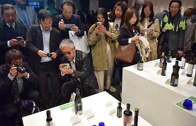 Ο κόσμος του έξτρα παρθένου ελαιόλαδου στρέφεται προς την Άπω Ανατολή