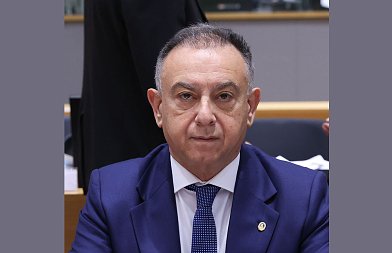 Ανέβηκαν οι τόνοι στη Βουλή ανάμεσα σε Κέλλα – Καζαμία για την ευλογιά