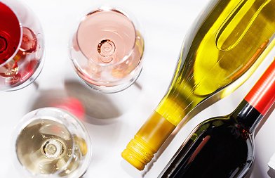 Οι πρώτες εκτιμήσεις αναφέρουν ότι παραμένει σε χαμηλά επίπεδα και η φετινή ελληνική οινοπαραγωγή