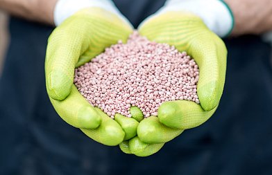 Μέσα στην εβδομάδα οι αποφάσεις ΥπΑΑΤ για πλαφόν ή ενισχύσεις στα λιπάσματα, τι λέει η αγορά