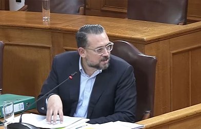Σε λεκτικό… ρινγκ εξελίχθηκε η Εξεταστική Επιτροπή της Βουλής για τον ΟΠΕΚΕΠΕ