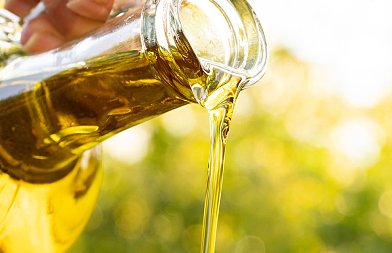 Συμφωνία πώλησης βιομηχανικού ελαιολάδου στην Κρήτη, κόντρα στην Ισπανία για αποθέματα και παραγωγή, που είναι οι τιμές