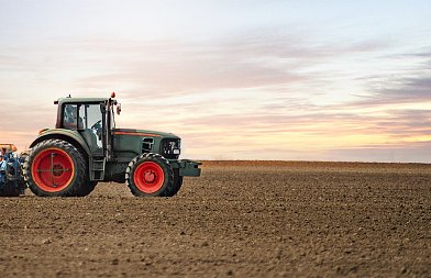 Χιλιάδες αγρότες παραμένουν χωρίς επιστροφή ΕΦΚ πετρελαίου – Πού “κολλάει” η διαδικασία;