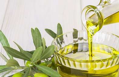 Προβλέψεις για μειωμένη φέτος παγκόσμια παραγωγή ελαιολάδου, τι συμβαίνει με κατανάλωση και τιμές