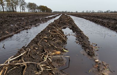 Συνεχίζεται η κακοκαιρία και σήμερα Τετάρτη, στο επίκεντρο παραμένει η Εύβοια (κόκκινη προειδοποίηση)