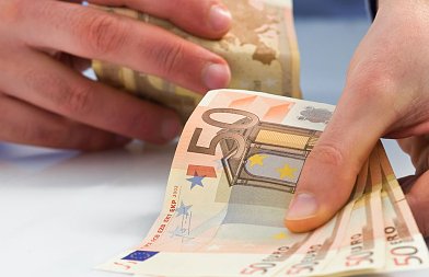 Στην αναμονή οι παραγωγοί για την πληρωμή που ήταν να γίνει τέλη Ιουλίου, τι οφειλές χρωστάει η ΑΑΔΕ