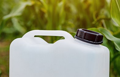 Μόλις το 23% των γεωργικών πλαστικών ανακυκλώνεται: Τι αλλάζει στις συσκευασίες και στις πρακτικές στη γεωργία