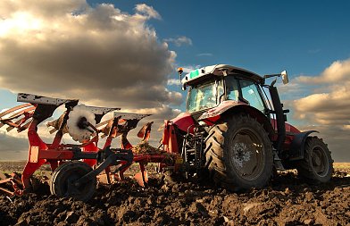 Πως πήγαν οι παγκόσμιες πωλήσεις τρακτέρ το 2025, νέοι παίκτες εμφανίζονται στη διεθνή αγορά