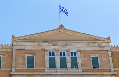 Θύελλα αντιδράσεων στη Βουλή για την τροπολογία Δικαιοσύνης - fast track  για υπόδικους βουλευτές του ΟΠΕΚΕΠΕ