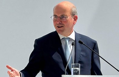 Αυτές είναι οι 14 παρεμβάσεις για μείωση της γραφειοκρατίας που ανακοίνωσε ο Κωστής Χατζηδάκης