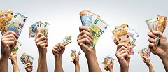 Η Κοβέσι απειλεί με μπλόκο στις πληρωμές αν συνεχίσει η κυβέρνηση να «προστατεύει» πολιτικά πρόσωπα στο σκάνδαλο ΟΠΕΚΕΠΕ