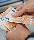 Πότε πληρώνουν επίδομα 400 ευρώ στους συνταξιούχους χωρίς περιουσιακά και εισοδηματικά κριτήρια