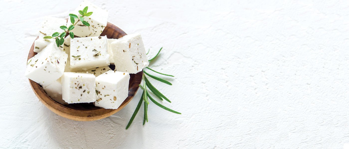 Διεπαγγελματική Φέτας κατά ΥπΑΑΤ για ζωοτροφές, ελέγχους για νοθεία και εισφορές ΕΛΓΟ