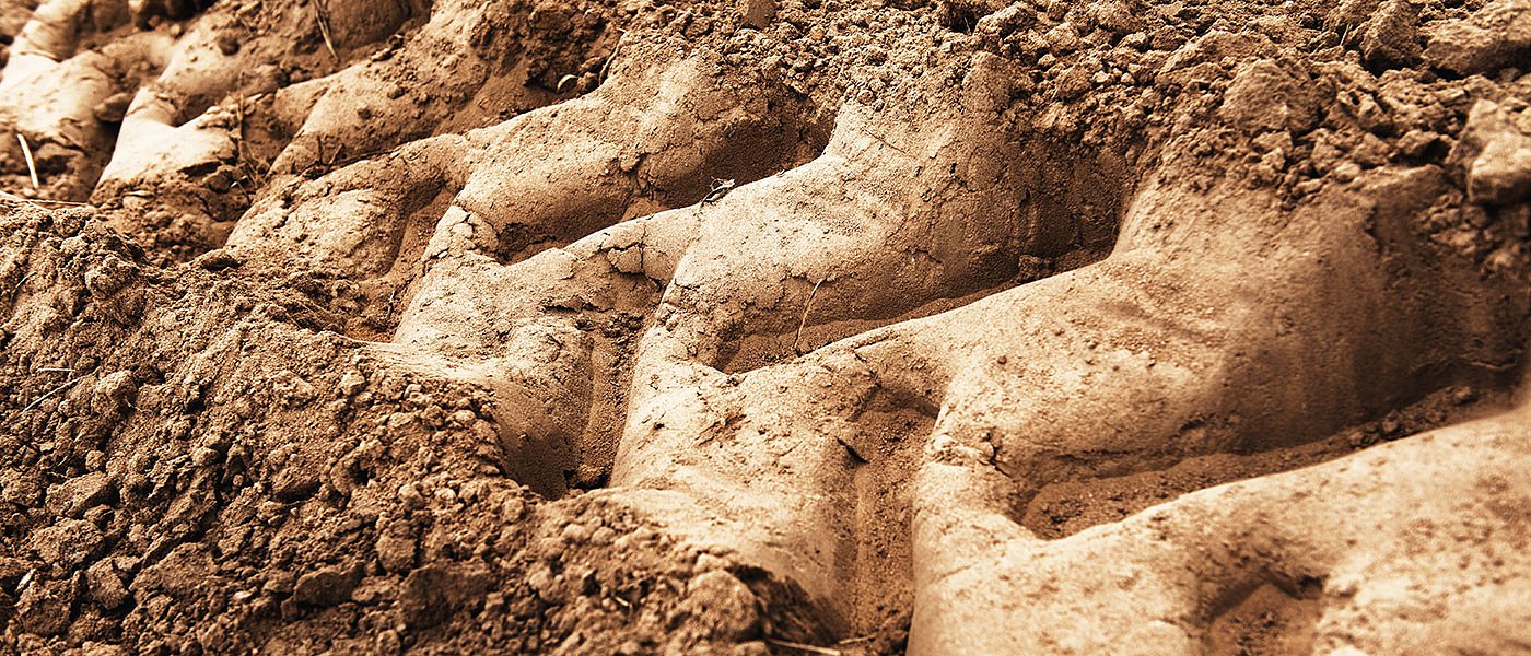 Τα δυνατά τρακτέρ απαιτούν και... δυνατά ελαστικά, τι πρέπει να προσέχουν οι αγρότες