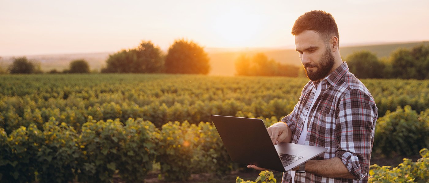 Το «μικρόβιο της άγνοιας» στενών συνεργατών του πρωθυπουργού στο θέμα του ΟΠΕΚΕΠΕ