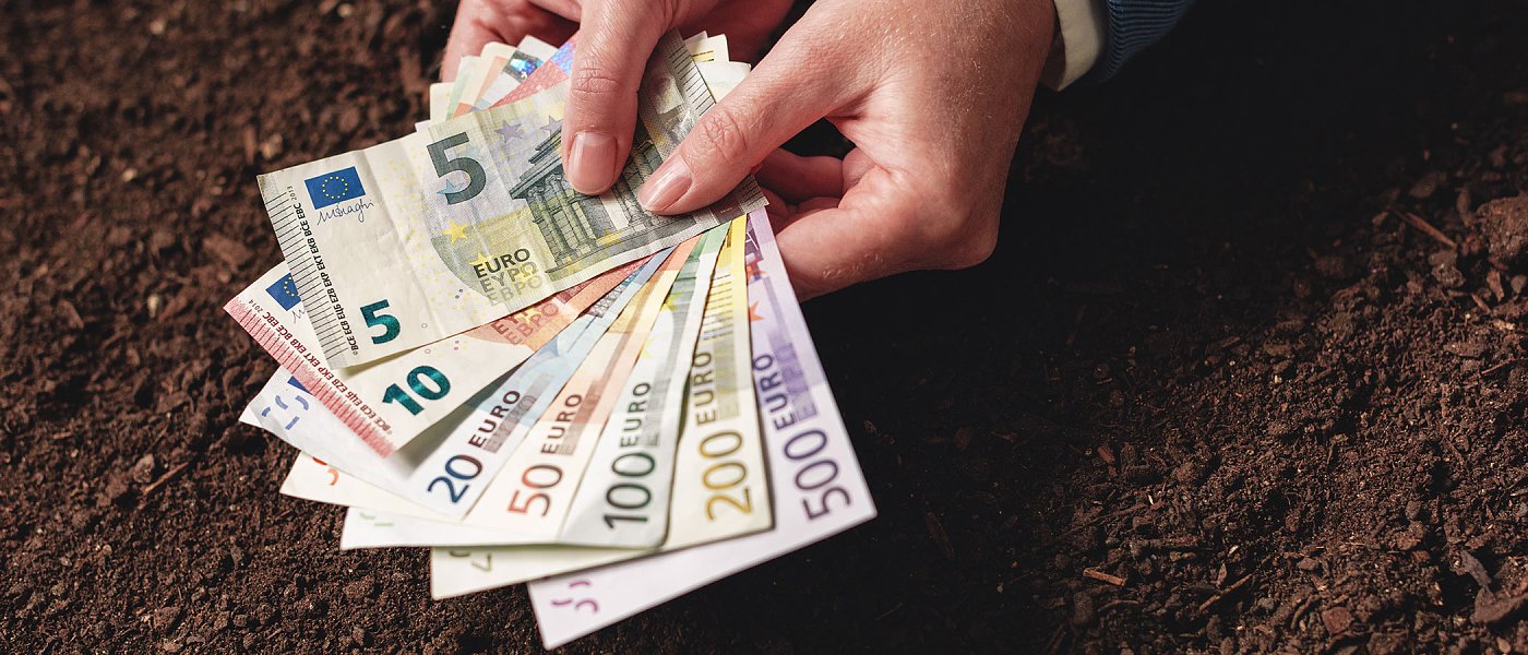 Διευκρινίσεις από ΥπΑΑΤ για πληρωμές 487,9  εκατ. ευρώ σε 485.896 δικαιούχους από ΟΠΕΚΕΠΕ και ΕΛΓΑ