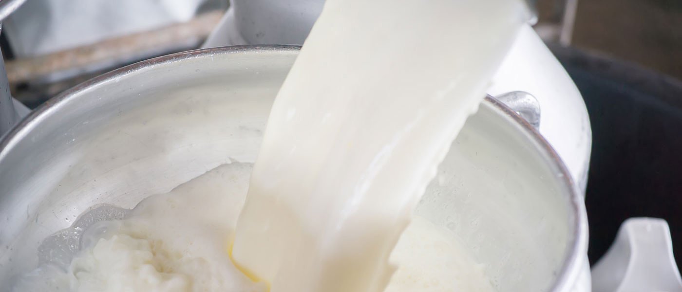 Μείωση τιμής παραγωγού στο αγελαδινό γάλα αλλά αύξηση τιμών λιανικής