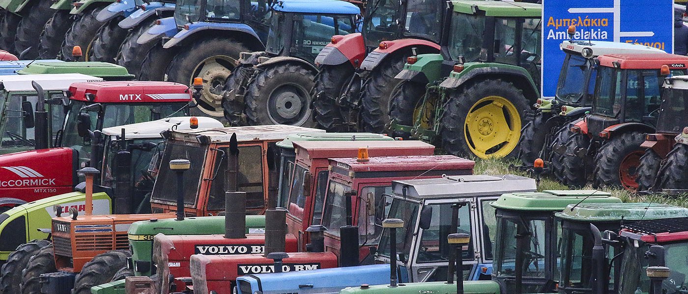 Στο δρόμο τα τρακτέρ της Θεσσαλίας, λάδι στην φωτιά ρίχνει η ηγεσία του ΥπΑΑΤ