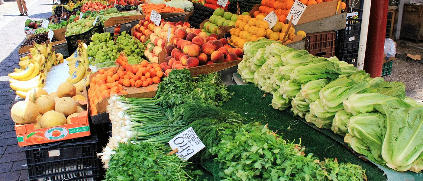 Πήρε ΦΕΚ ο νέος νόμος για τις λαϊκές, τι ισχύει με άδειες και συνεταιρισμούς