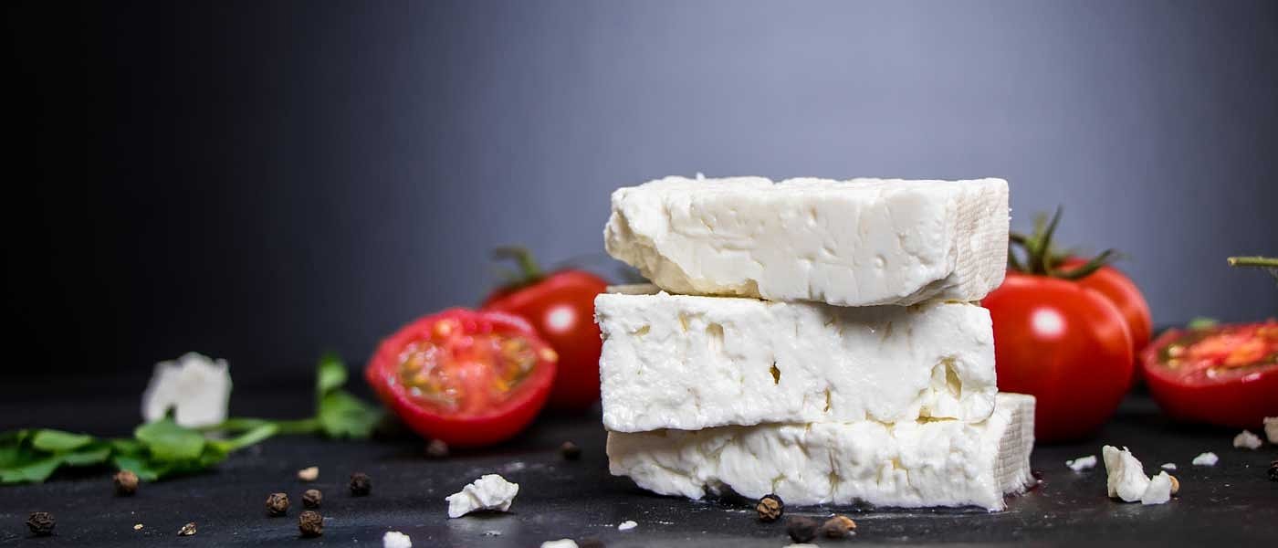 Πώς έφτασε η μαϊμού φέτα στα γερμανικά σούπερ μάρκετ ρωτά ο Χαρακόπουλος το ΥπΑΑΤ