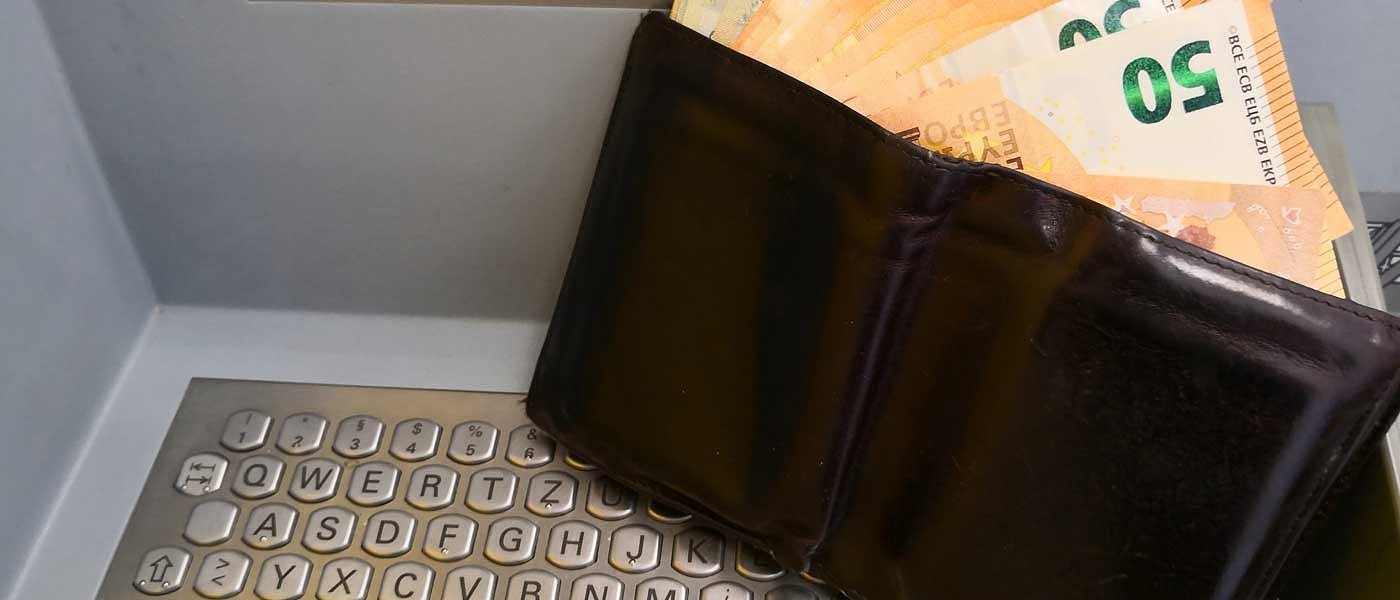 Φιάσκο με τις συνδεδεμένες, έστειλαν τους αγρότες στα ΑΤΜ και τους άφησαν εκτός πληρωμής