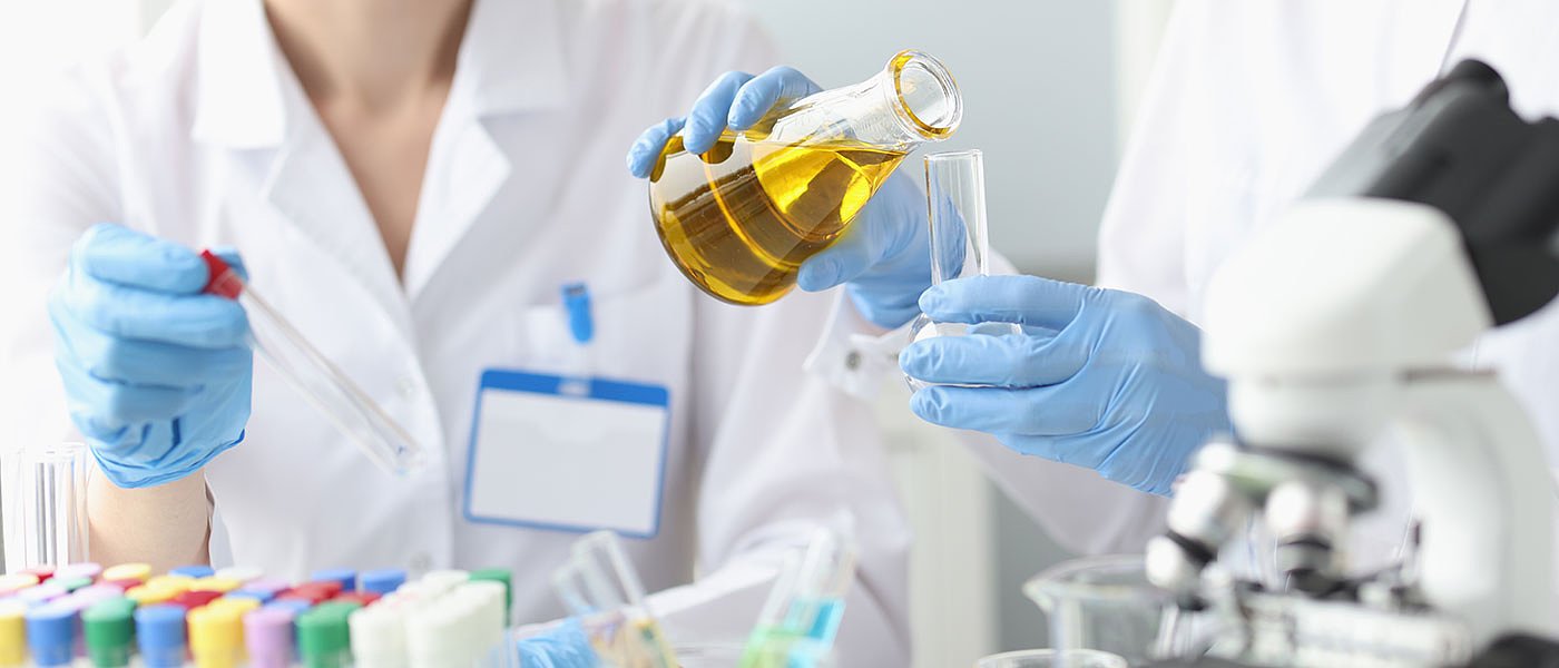 Η ΕΕ προτείνει όρια ορυκτελαίων 2 mg/κιλό σε ελαιόλαδο 10 mg/κιλό σε πυρηνέλαιο από 2026