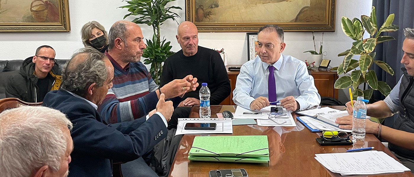 Σύσκεψη Κέλλα με αλιείς για τον λαγοκέφαλο