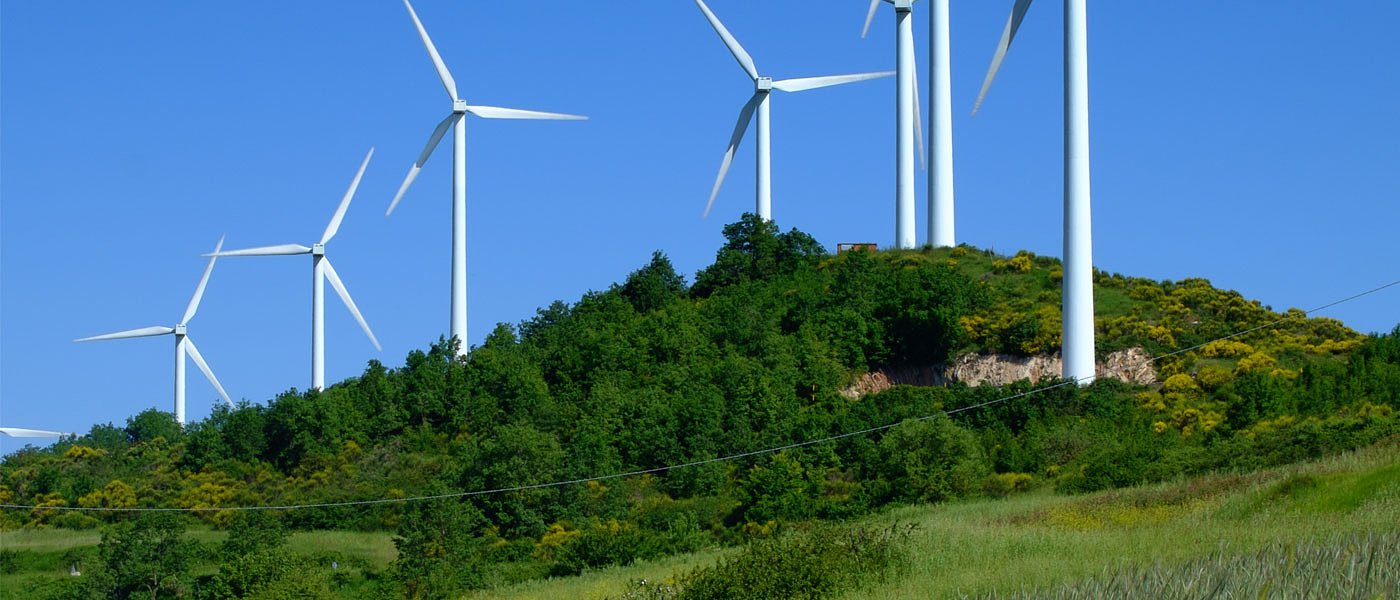 Καταγγελίες φωτιά από Αποστόλου στη Βουλή για αιολικά πάρκα στην Εύβοια