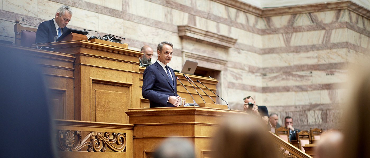 Πρωθυπουργός σε ρόλο πυροσβέστη και γεφυροποιού – Πως σκοπεύει το Μαξίμου να ξεφύγει από την ατζέντα του ΟΠΕΚΕΠΕ