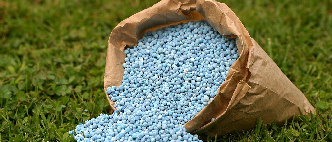 Στο ΦΕΚ η ενίσχυση 15% για αγορά λιπασμάτων, πότε πρέπει να έχουν κοπεί τιμολόγια και πότε έχουμε πρόστιμα