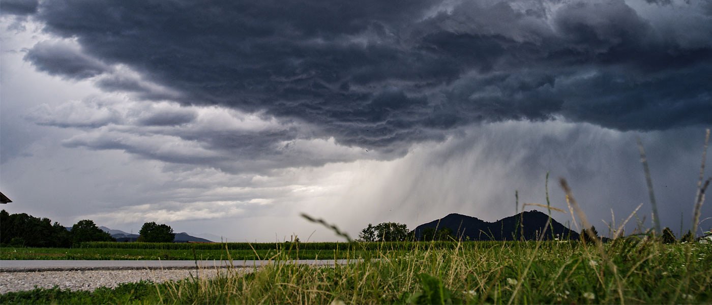 Θυελλώδεις άνεμοι την Τρίτη σε Ιόνιο, Πελοπόννησο και δυτική Στερεά, επιδείνωση του καιρού την Τετάρτη