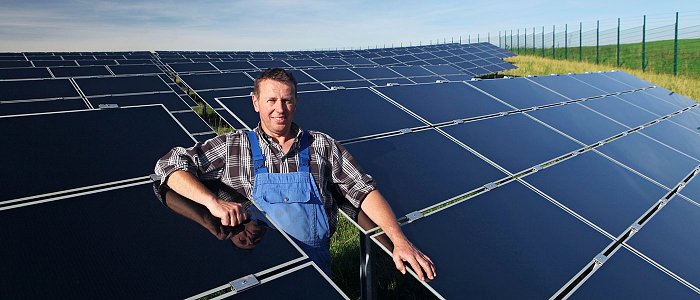 Αγωγή κατά του Ελληνικού Δημοσίου ετοιμάζουν οι μικροί φωτοβολταϊκοί