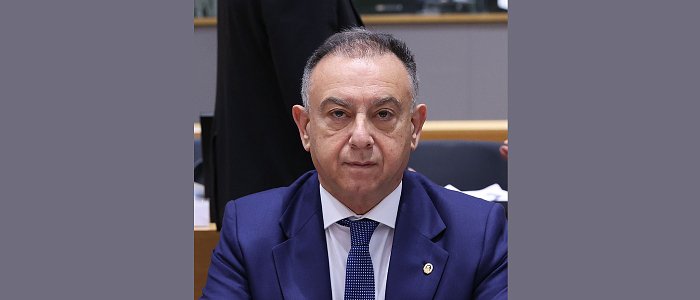 Ανέβηκαν οι τόνοι στη Βουλή ανάμεσα σε Κέλλα – Καζαμία για την ευλογιά