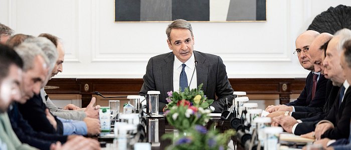 Αυτοί είναι οι 25 αγρότες και κτηνοτρόφοι που συνάντησε ο Μητσοτάκης στο Μέγαρο Μαξίμου