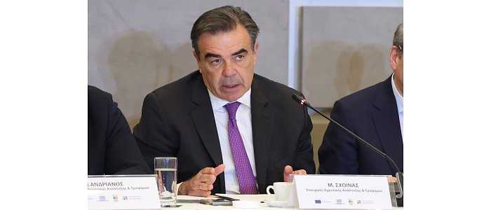 Ο Ιταλός υπουργός Γεωργίας θα συναντηθεί με Μαργαρίτη Σχοινά στην Αθήνα, για ενίσχυση συνεργασίας στον αγροτικό τομέα