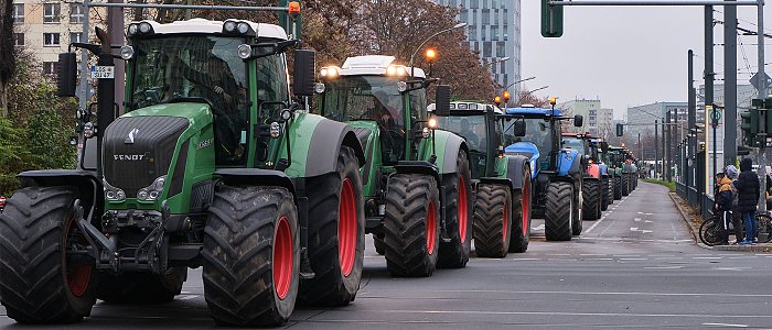 Αγρότες από όλη την χώρα με τρακτέρ στην Αθήνα, ζητούν λύσεις στα προβλήματά τους, ποιοι δρόμοι θα μπλοκάρουν