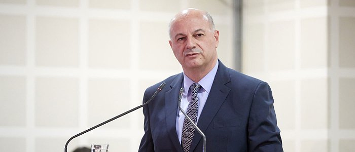 Δεν φεύγει ο Τσιάρας από το ΥπΑΑΤ, θα μείνει και θα κάνει τις πληρωμές