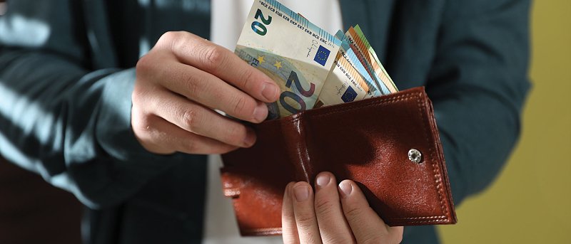 Τι πληρώνει η ΑΑΔΕ μέχρι τέλος του έτους, πρώτα δίνει εξοφλήσεις παλαιότερων ετών και μετά προκαταβολές και εξοφλήσεις 2026