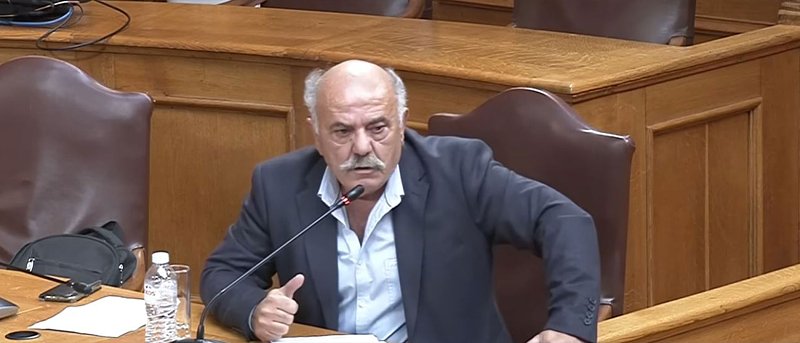Απελπισμένος αλλά με κενά μνήμης εμφανίστηκε ο Ανδρέας Στρατάκης