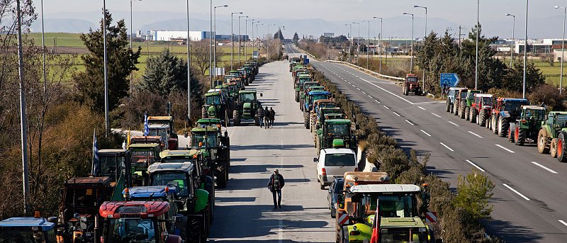 Οι Θεσσαλοί στήνουν μπλόκο στη Νίκαια, ενώ στις 23 Νοεμβρίου αποφάσεις για κινητοποιήσεις σε πανελλαδικό επίπεδο